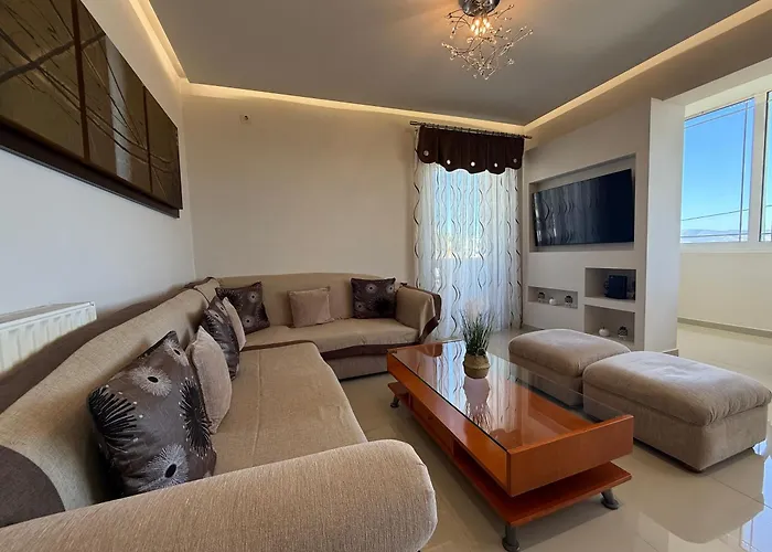 Anna's Seaside - In Front Of The アパート *