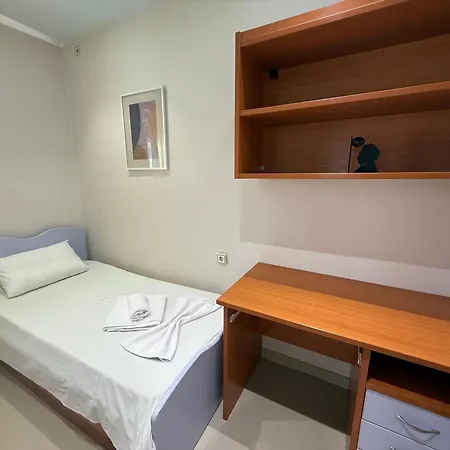 Anna's Seaside - In Front Of The * Kosz