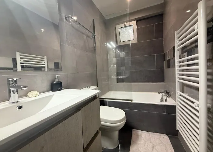 Anna's Seaside - In Front Of The העיירה קוס